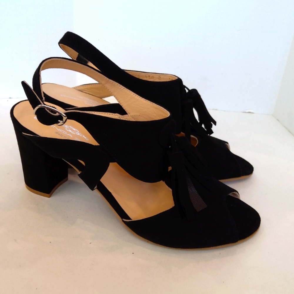 NWOB ! Brenda Zaro Lucy black suede leather heeled sandals with tassels